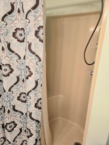 61 Apple Hill 61, Newington, CT 06111