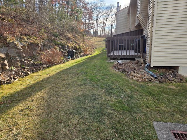 61 Apple Hill 61, Newington, CT 06111