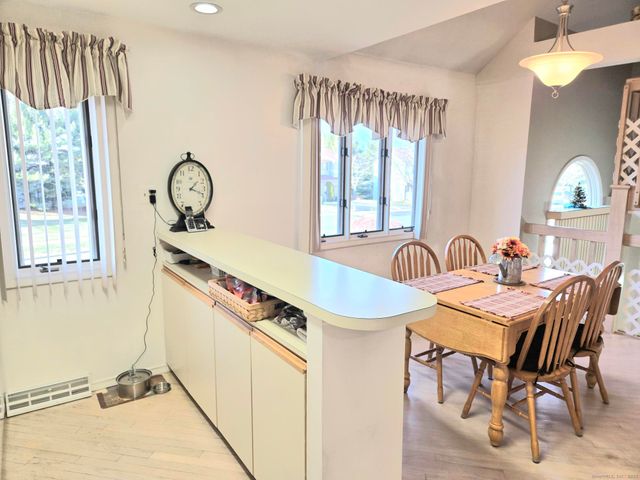 61 Apple Hill 61, Newington, CT 06111