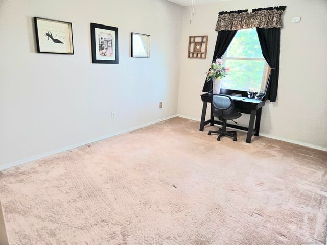 61 Apple Hill 61, Newington, CT 06111