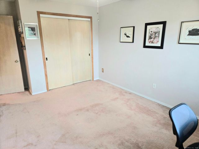 61 Apple Hill 61, Newington, CT 06111