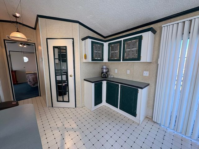 453 Savanah Road, Crane, MO 65633