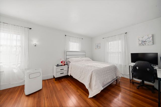 275 Broadway St, Chicopee, MA 01020