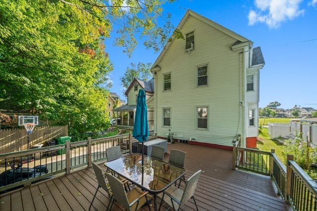 275 Broadway St, Chicopee, MA 01020