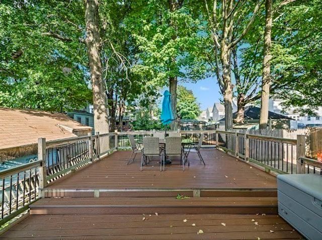 275 Broadway St, Chicopee, MA 01020