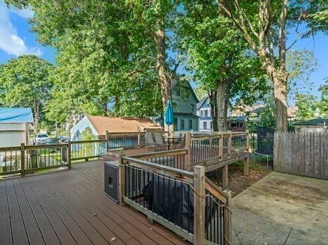 275 Broadway St, Chicopee, MA 01020