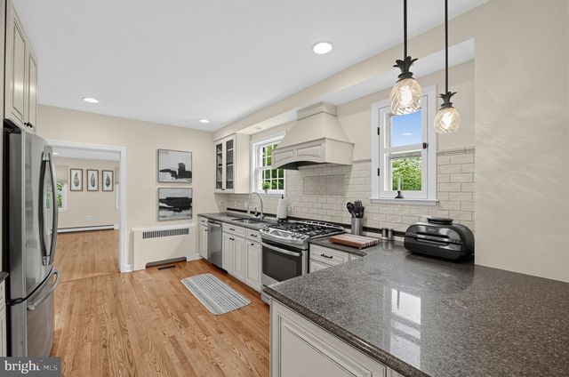 106 N BEAUMONT AVE, Catonsville, MD 21228