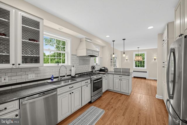 106 N BEAUMONT AVE, Catonsville, MD 21228