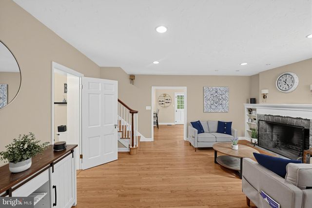 106 N BEAUMONT AVE, Catonsville, MD 21228