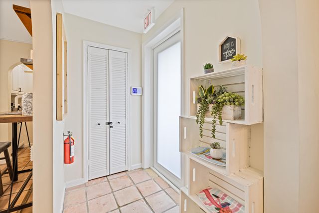 400 45TH Street, West Palm Beach, FL 33407