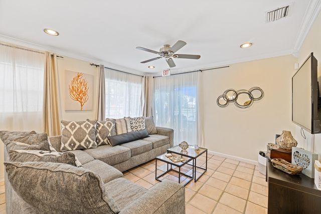 400 45TH Street, West Palm Beach, FL 33407