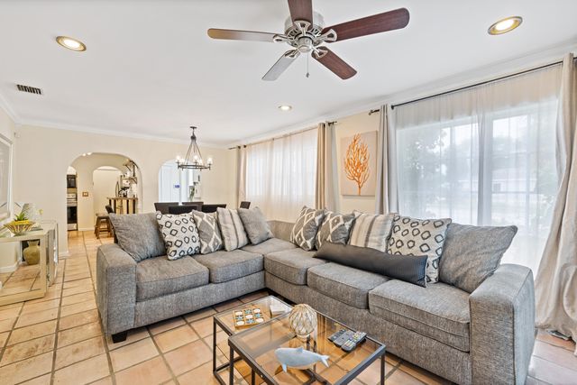 400 45TH Street, West Palm Beach, FL 33407