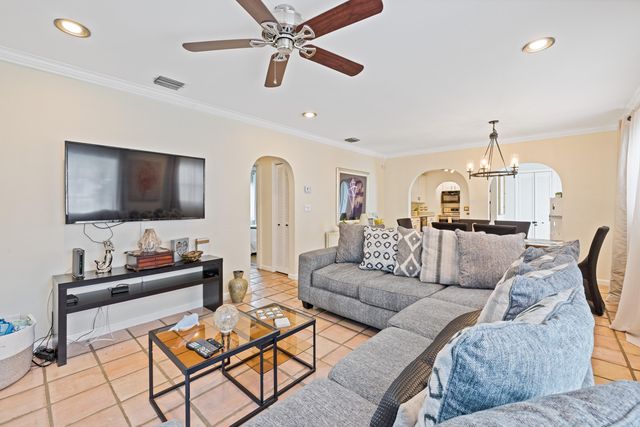 400 45TH Street, West Palm Beach, FL 33407