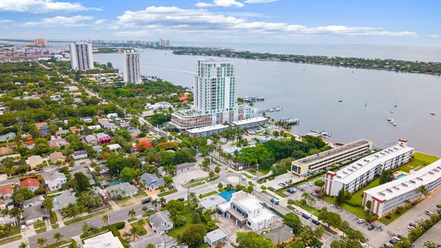 400 45TH Street, West Palm Beach, FL 33407