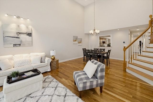 10 Charnstaff Ln 202, Billerica, MA 01821