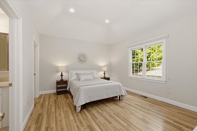 10 Charnstaff Ln 202, Billerica, MA 01821