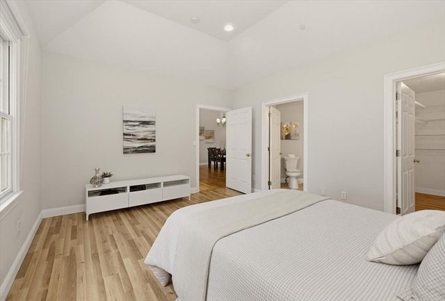 10 Charnstaff Ln 202, Billerica, MA 01821