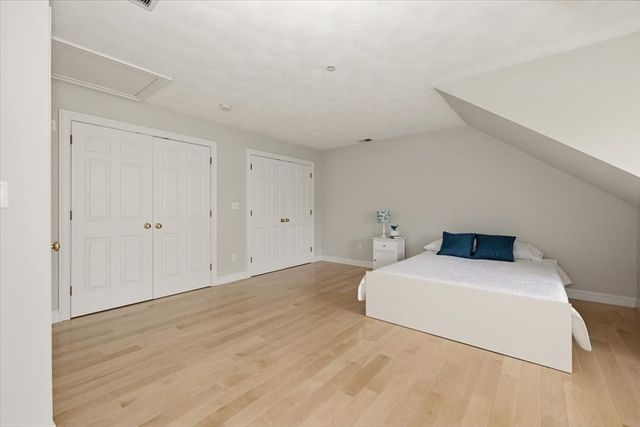 10 Charnstaff Ln 202, Billerica, MA 01821