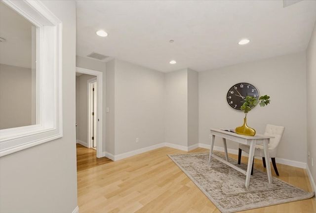 10 Charnstaff Ln 202, Billerica, MA 01821