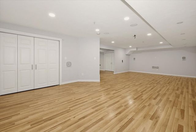 10 Charnstaff Ln 202, Billerica, MA 01821