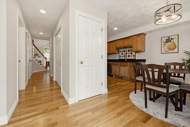 10 Charnstaff Ln 202, Billerica, MA 01821