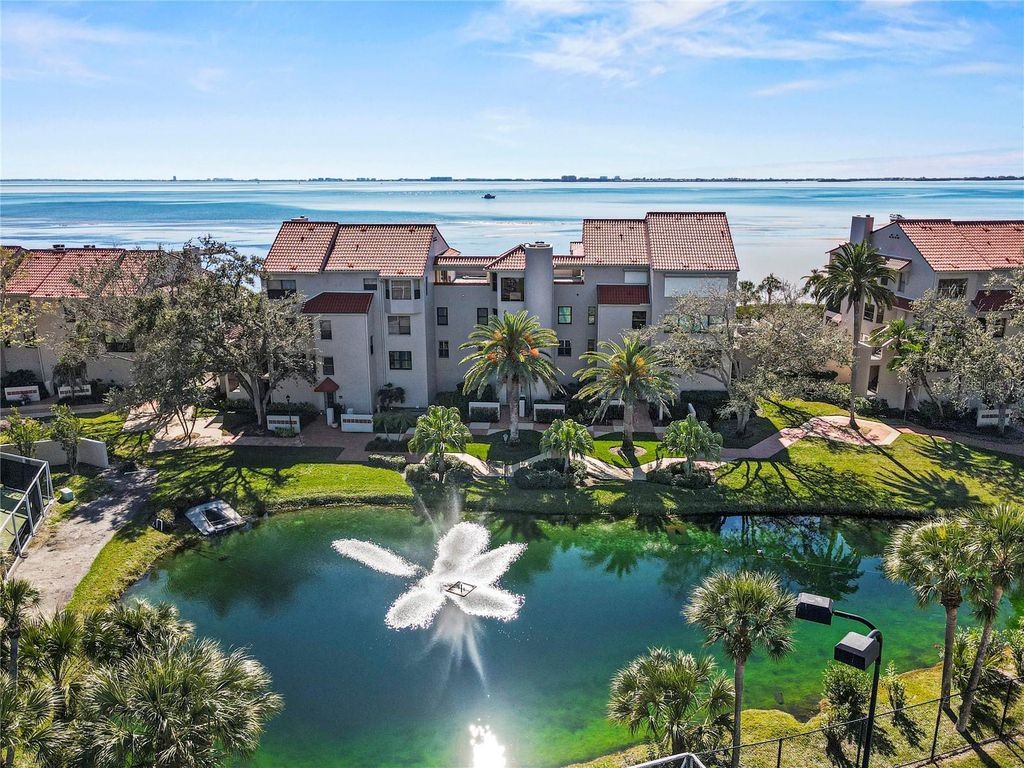 4565 BAY CLUB DRIVE 27, BRADENTON, FL 34210 — exterior