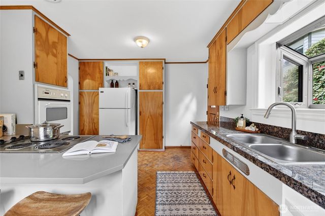 12745 10th Avenue NE, Seattle, WA 98125