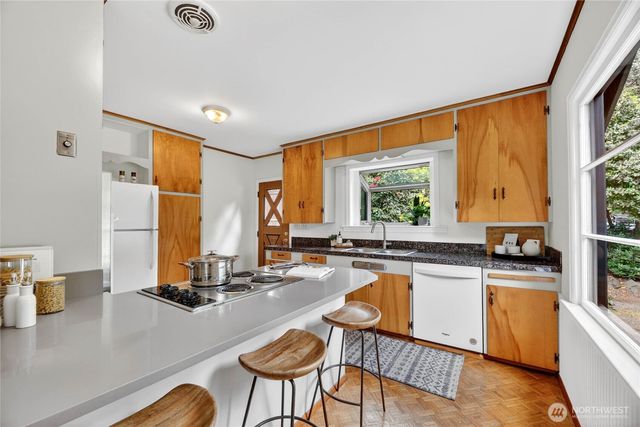 12745 10th Avenue NE, Seattle, WA 98125