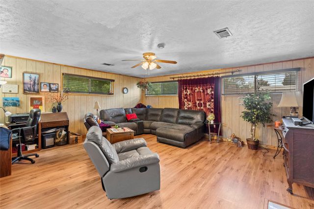 510 Portage Lane, Friendswood, TX 77546