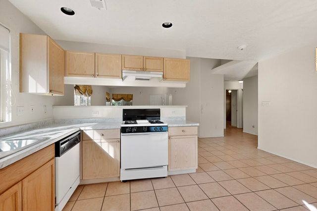 6908 Gabbro Avenue NE, Albuquerque, NM 87113