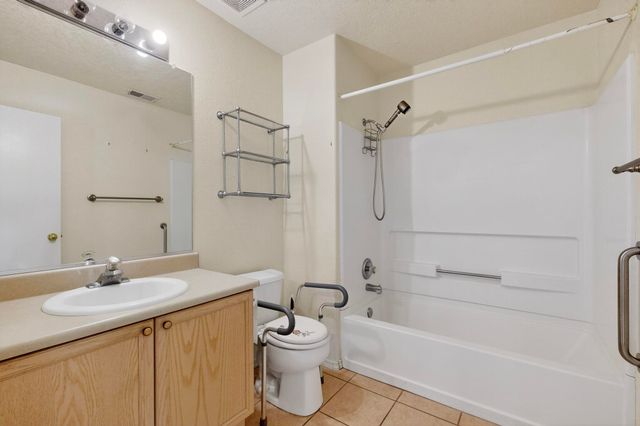 6908 Gabbro Avenue NE, Albuquerque, NM 87113