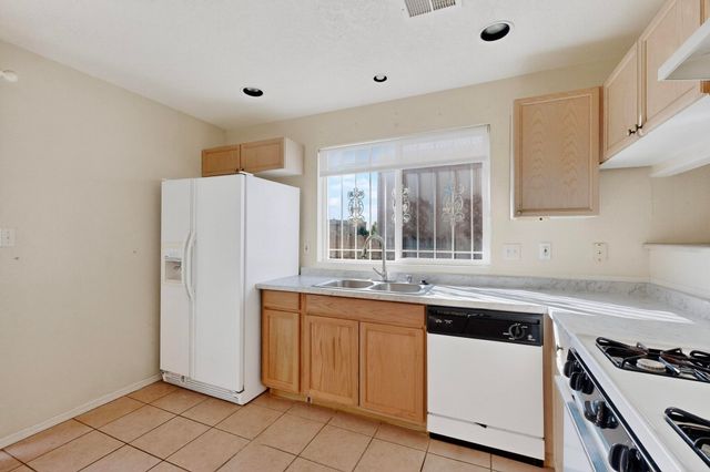 6908 Gabbro Avenue NE, Albuquerque, NM 87113