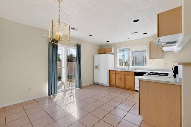 6908 Gabbro Avenue NE, Albuquerque, NM 87113