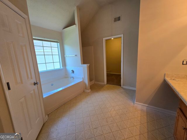 5636 One Lake Way, Atlanta, GA 30349