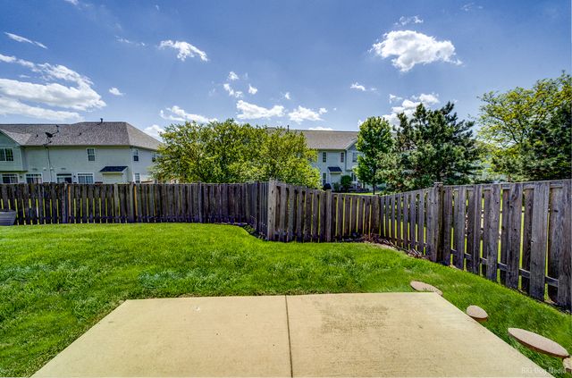 8222 Tremont Lane, Joliet, IL 60431