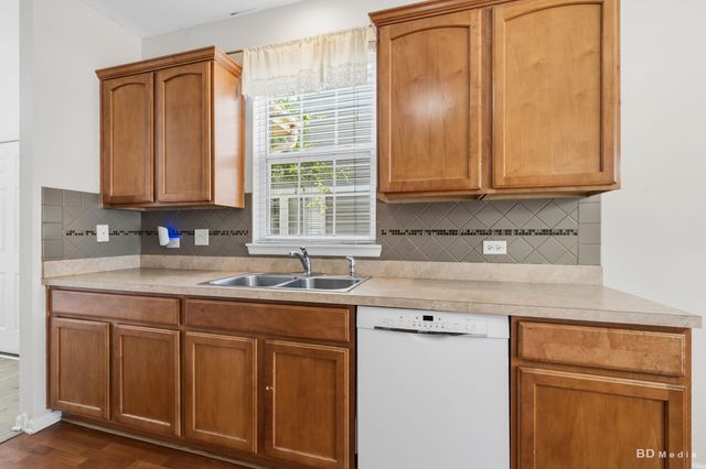 8222 Tremont Lane, Joliet, IL 60431