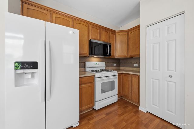 8222 Tremont Lane, Joliet, IL 60431