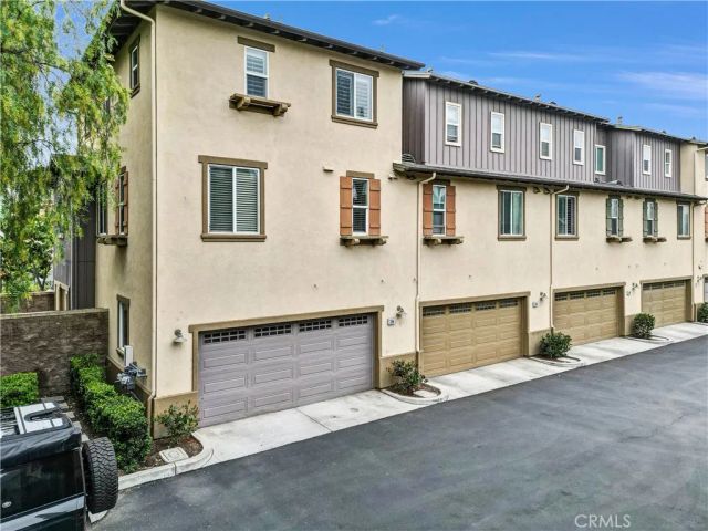 284 Tustin Field Drive, Tustin, CA 92782