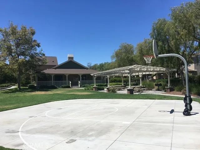 284 Tustin Field Drive, Tustin, CA 92782