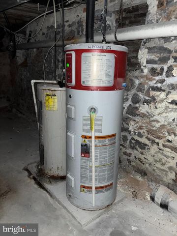 66 W QUEEN ST, Chambersburg, PA 17201