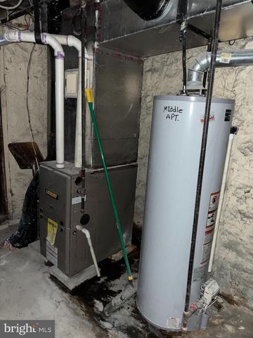 66 W QUEEN ST, Chambersburg, PA 17201