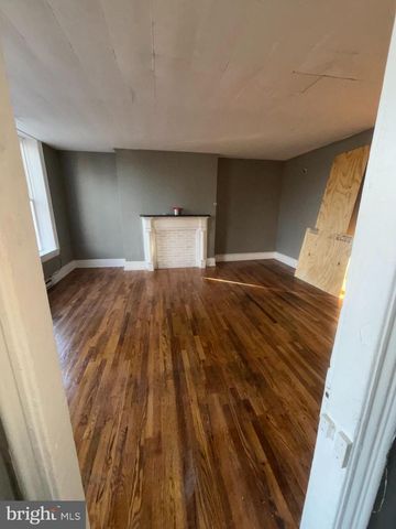 66 W QUEEN ST, Chambersburg, PA 17201