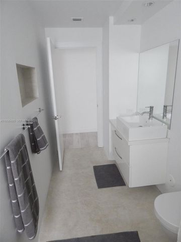 831 10th St 102, Miami Beach, FL 33139