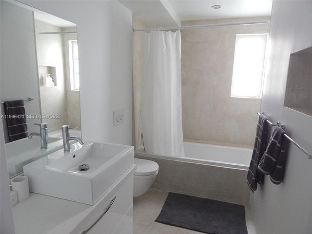 831 10th St 102, Miami Beach, FL 33139