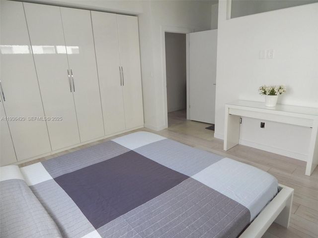 831 10th St 102, Miami Beach, FL 33139