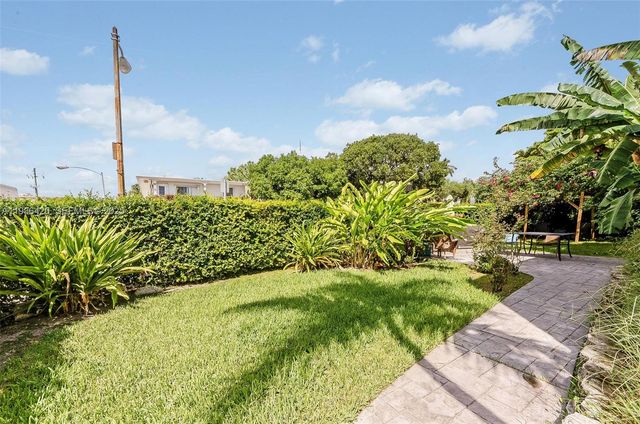 831 10th St 102, Miami Beach, FL 33139