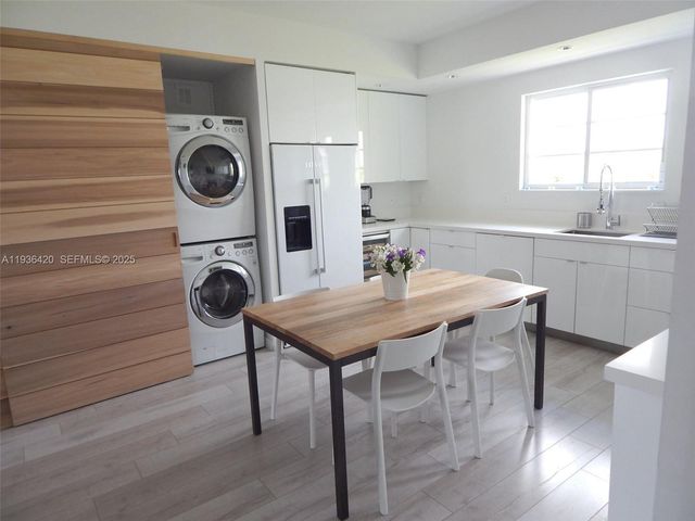 831 10th St 102, Miami Beach, FL 33139