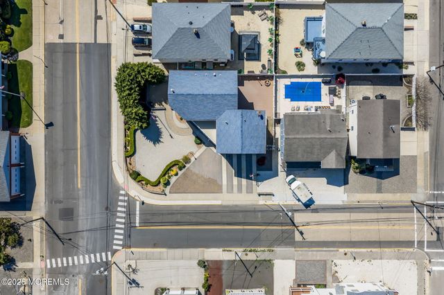 56 J Street, Seaside Park, NJ 08752