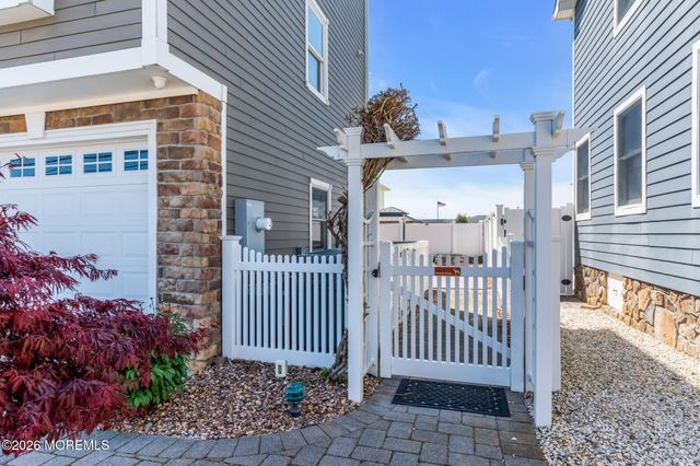 56 J Street, Seaside Park, NJ 08752
