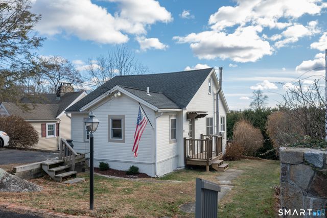 9 North Beach Drive, New Fairfield, CT 06812